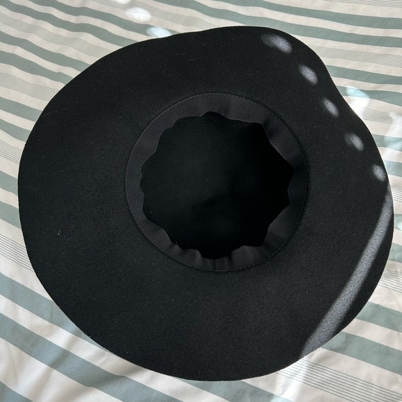 F21 black sunhat with brown detail - Picture 2 of 2
